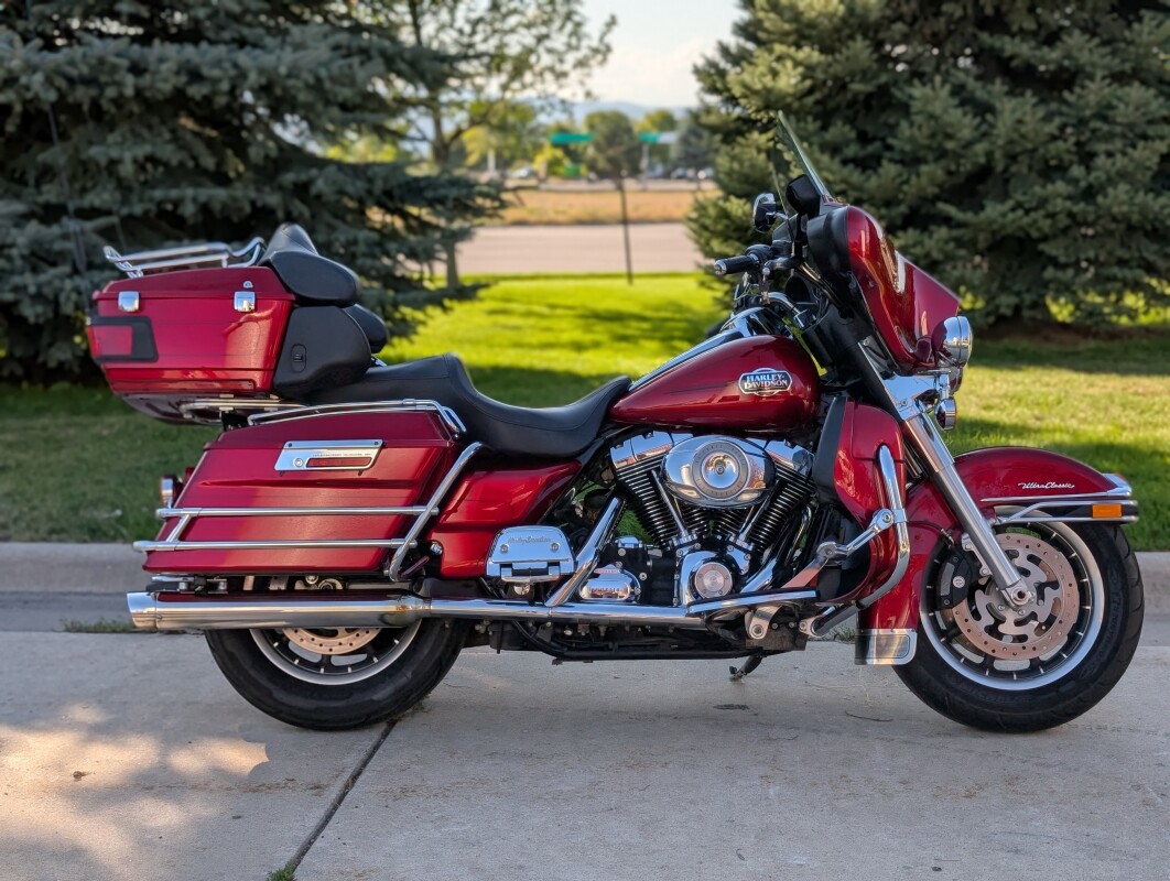 2008 Harley-Davidson Electra Glide Ultra Classic Candy Red Sunglo