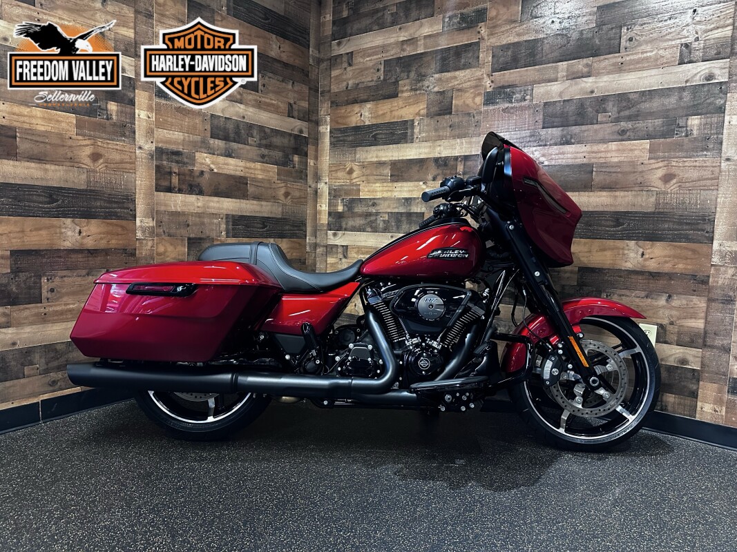 2025 Harley-Davidson Street Glide Brilliant Red - Black Finish FLHX