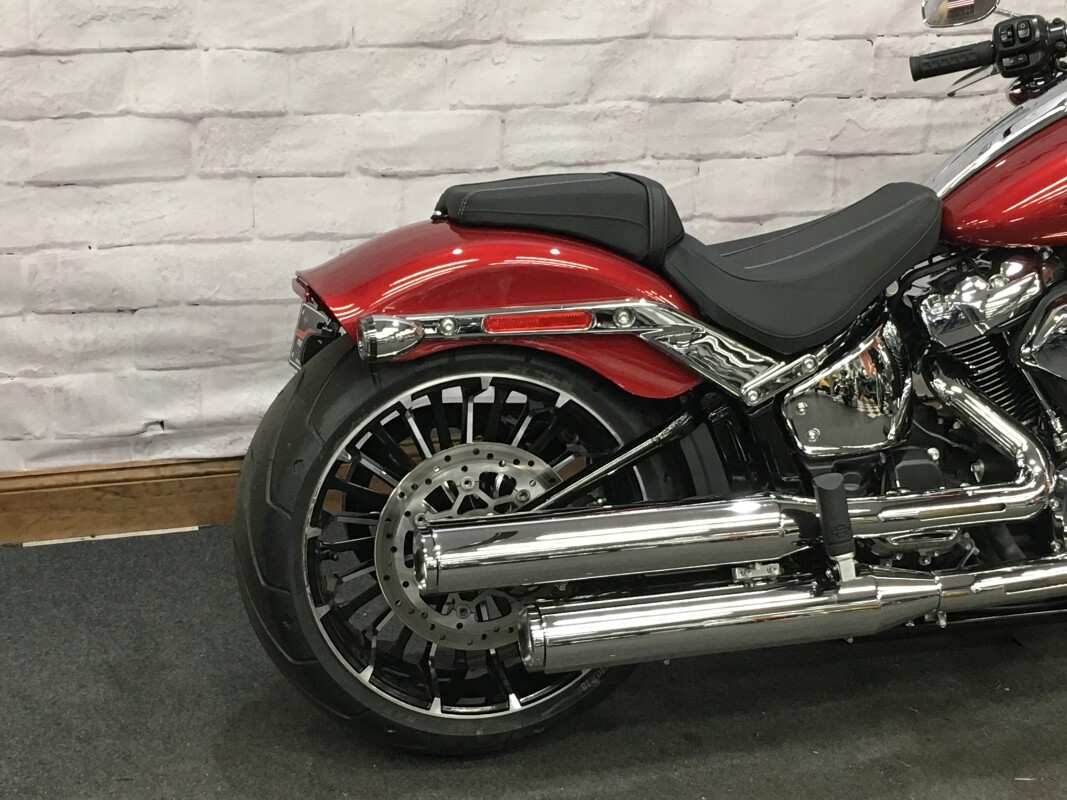 2025 Harley-Davidson Breakout Brilliant Red FXBR - Photo 2