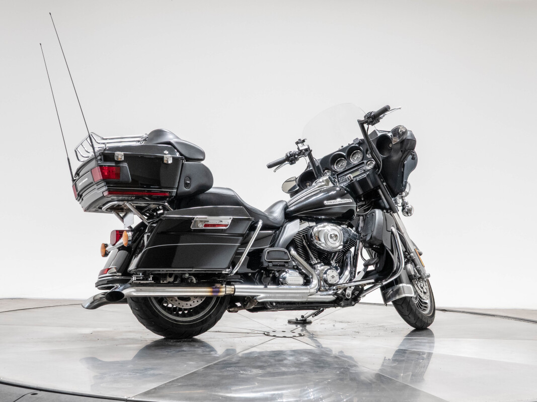 2013 HARLEY-DAVIDSON FLHTK LIMITED in BLACK W/ PINSTRIPE with 15145 miles