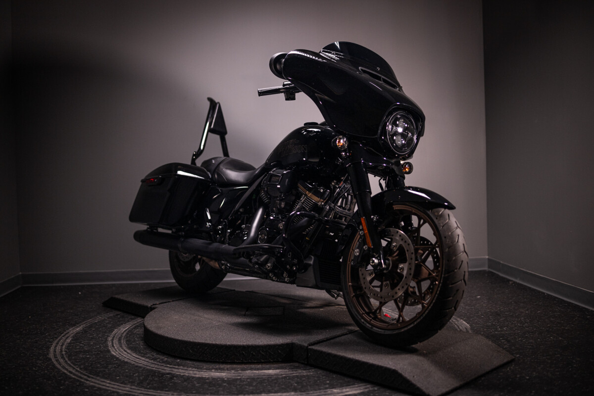 2023 Street Glide ST (FLHXST)