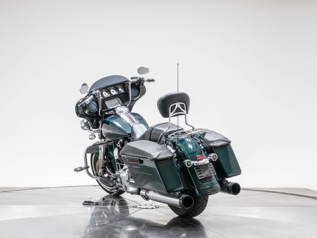 2015 HARLEY-DAVIDSON FLHXS STREET GLIDE SPECIAL in Deep Jade Pearl with 15261 miles - Photo 8