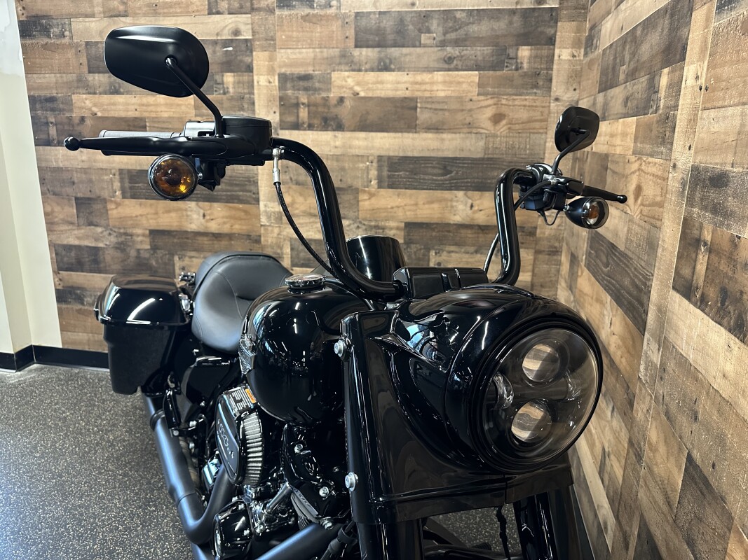 2025 Harley-Davidson Road King Special Vivid Black FLHRXS - Photo 5