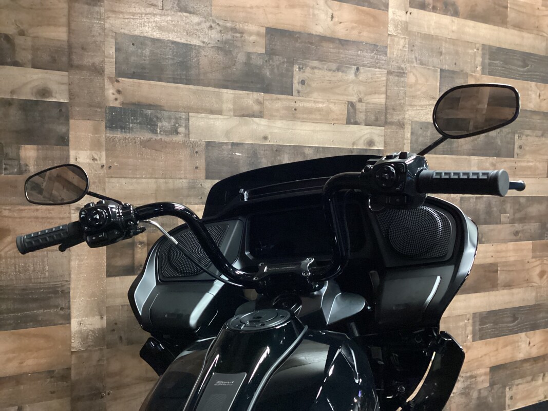 2025 Harley-Davidson Road Glide Vivid Black - Black Finish FLTRX - Photo 6