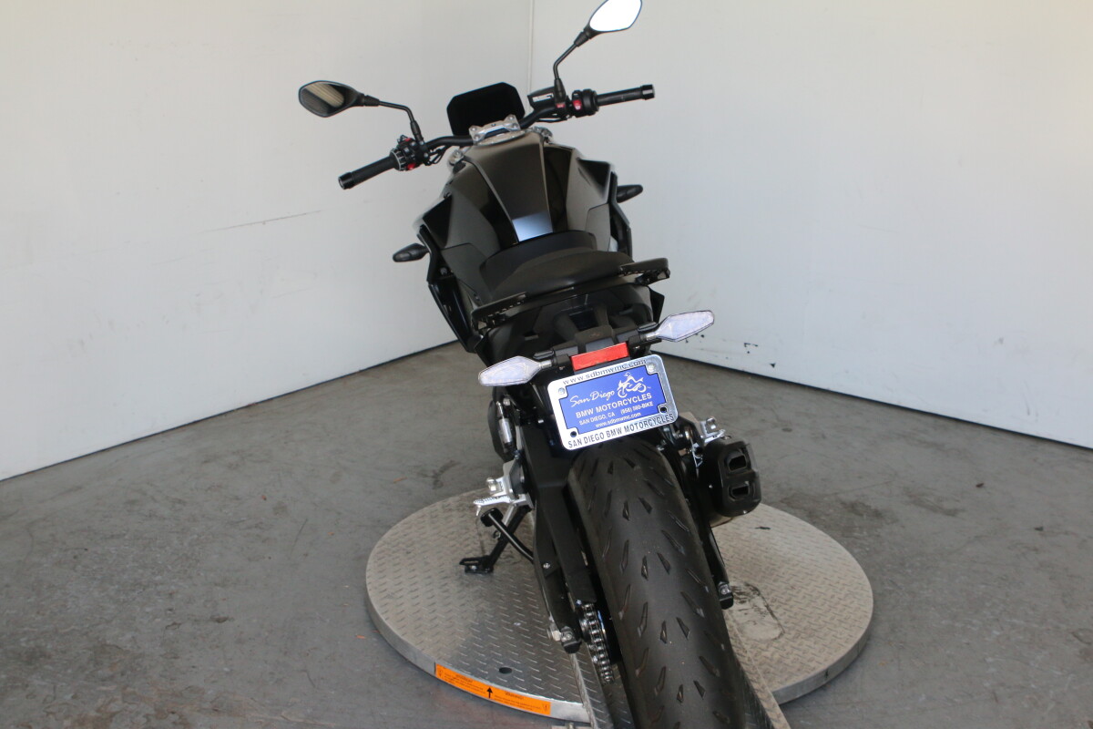 2025 BMW F 900 R - Photo 7