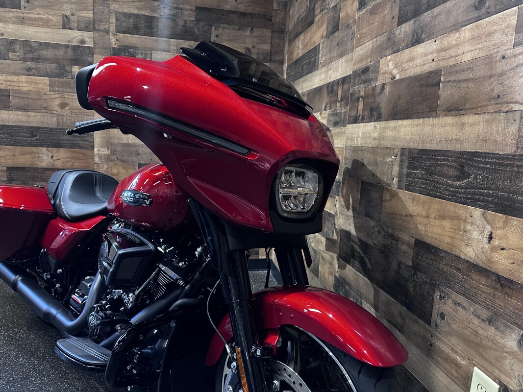 2025 Harley-Davidson Street Glide Brilliant Red - Black Finish FLHX - Photo 5