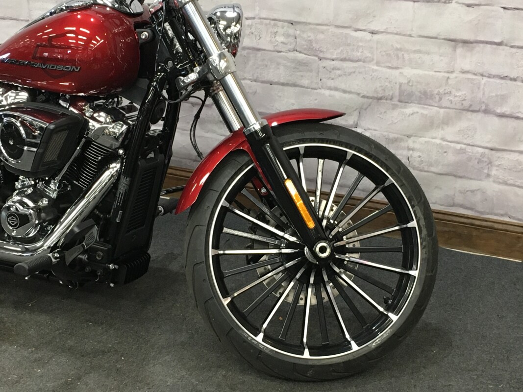 2025 Harley-Davidson Breakout Brilliant Red FXBR - Photo 4