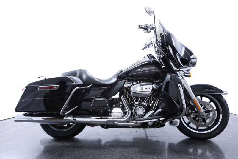 2017 Harley-Davidson<sup>®</sup> Ultra Limited!!!IMPECCABLE!!!!