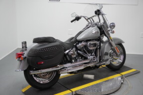 2024 Harley-Davidson® Heritage Classic Billiard Gray thumb 2