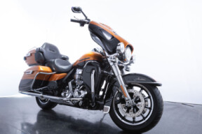 2014 Harley-Davidson<sup>®</sup> Electra Glide<sup>®</sup> Ultra Limited Two-Tone Amber Whiskey/Vivi thumb 3