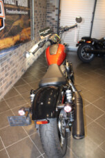 2023 Nightster™ Special (RH975S) thumb 3