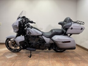 2025 FLHXU Street Glide® thumb 2