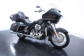 2016 Harley-Davidson<sup>®</sup> CVO<sup>™</sup> Road Glide<sup>®</sup> Ultra Carbon Dust/Charcoal S thumb 0