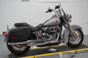2024 Harley-Davidson® Heritage Classic Billiard Gray thumb 3