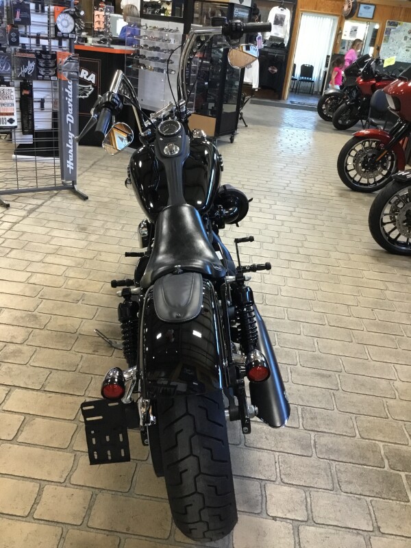 2016 Harley-Davidson Street Bob Vivid Black - Photo 3