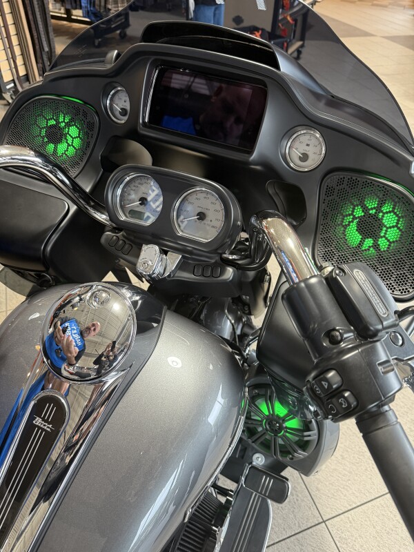 FLTRX 2021 Road Glide - Photo 8