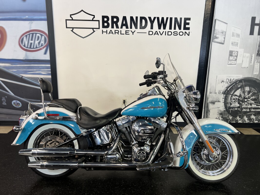 2016 Harley-Davidson Softail Deluxe Crushed Ice /Frosted Teal FLSTN