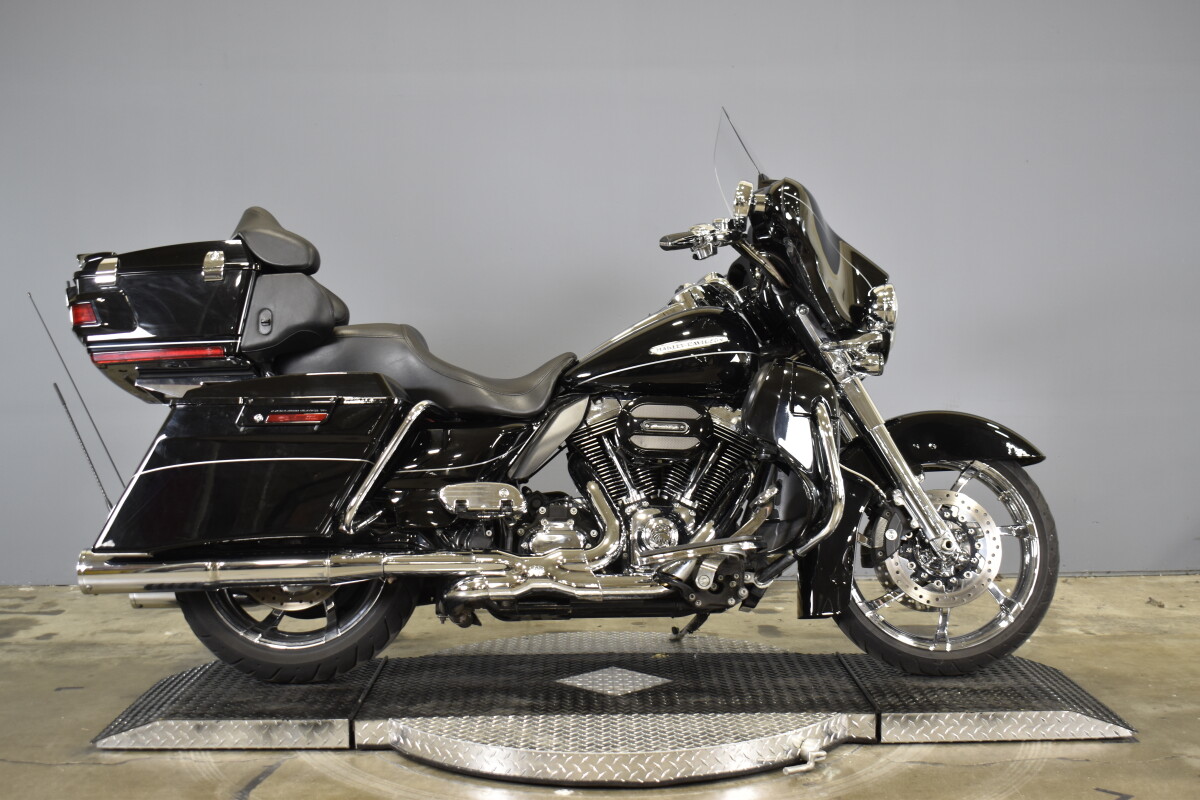 2012 Harley-Davidson Electra Glide Ultra Limited FLHTK
