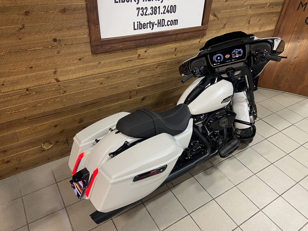 2025 Harley-Davidson Street Glide White Onyx Pearl - Black Finish FLHX - Photo 7