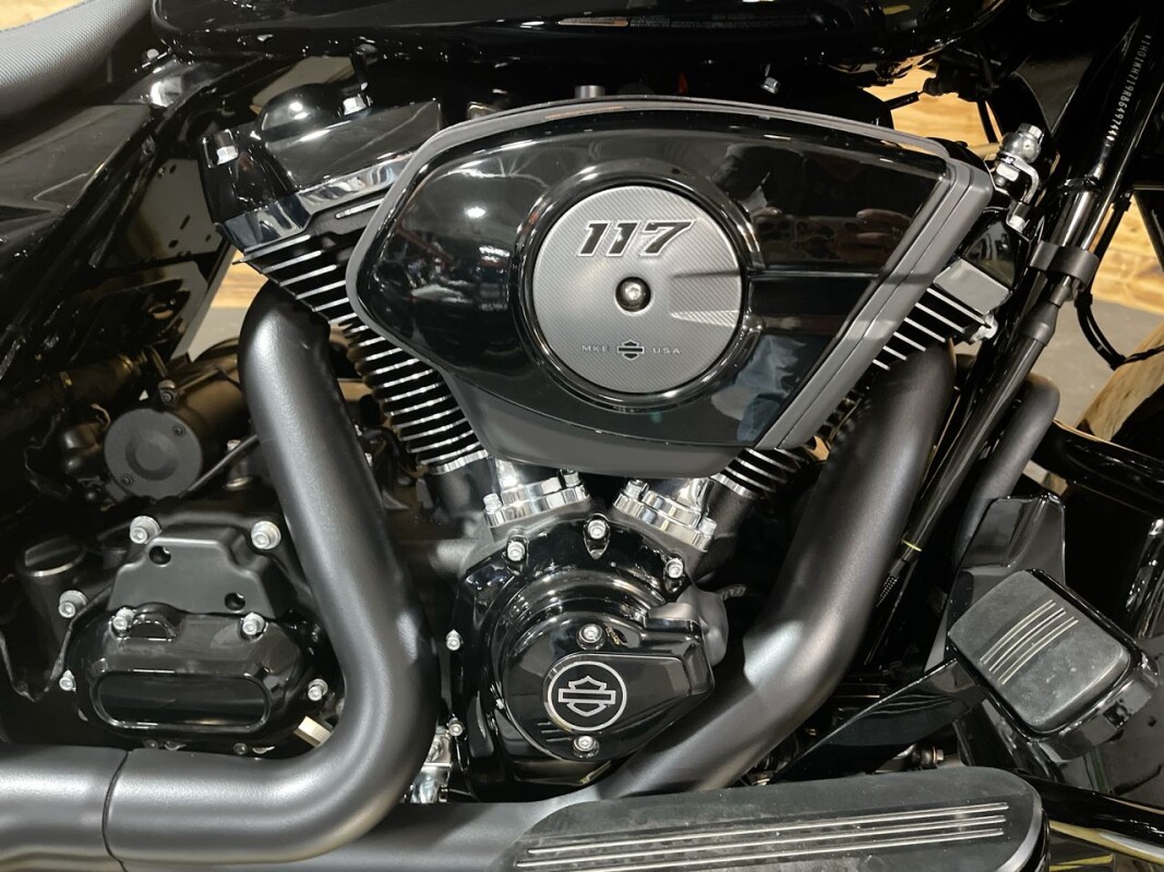 Harley-Davidson Road Glide 2025 FLTRX VIVID BLACK W/ CHROME TRIM - Photo 2