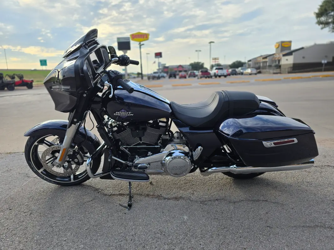 2025 Harley-Davidson Street Glide - Photo 5