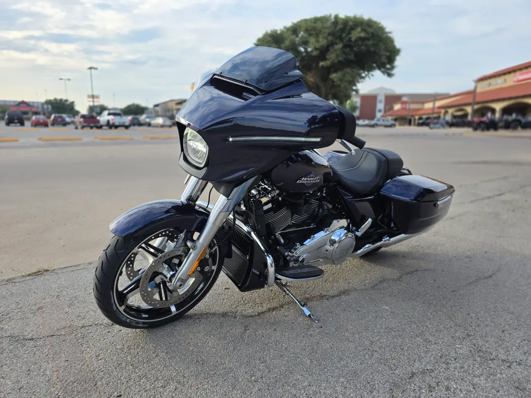 2025 Harley-Davidson Street Glide - Photo 4