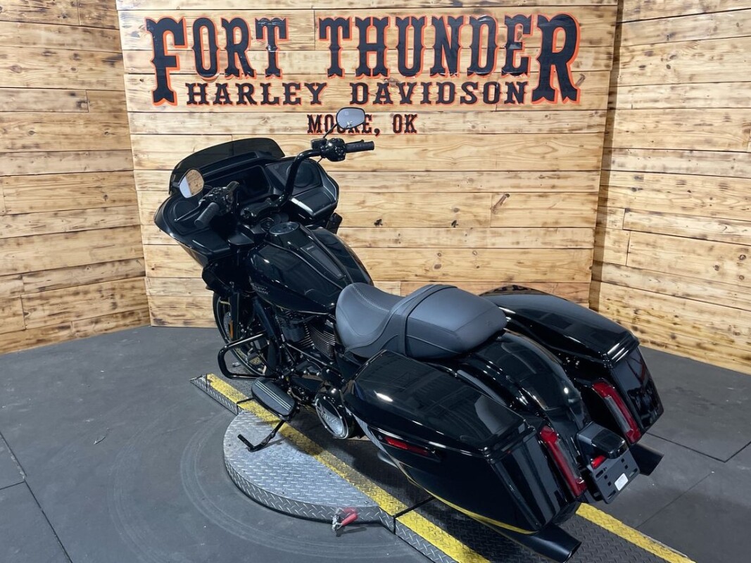 Harley-Davidson Road Glide 2025 FLTRX VIVID BLACK W/ BLACK TRIM - Photo 10