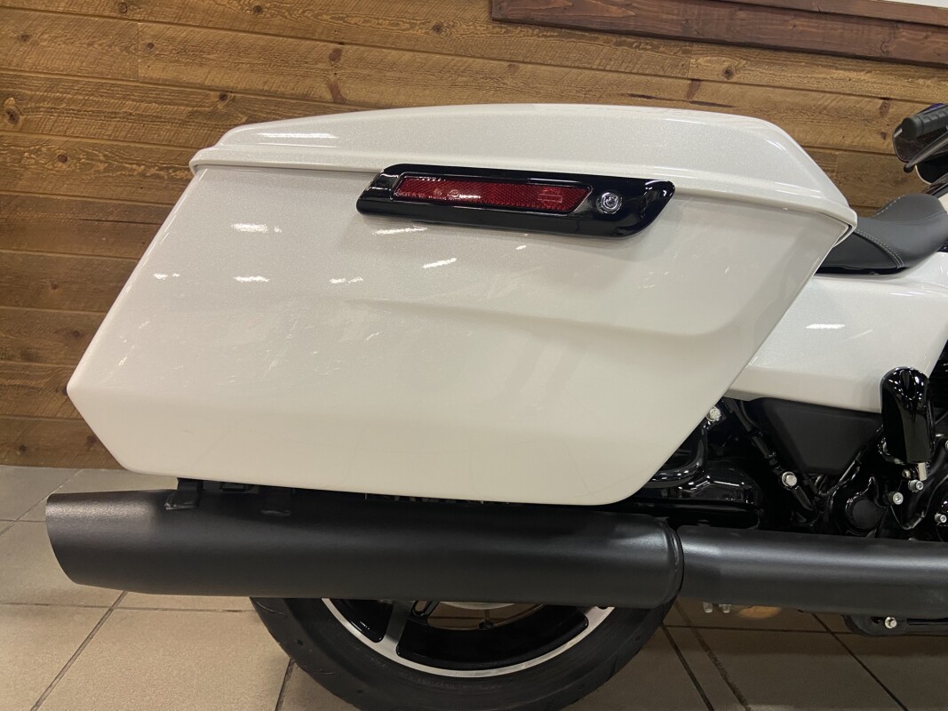 2025 Harley-Davidson Street Glide White Onyx Pearl - Black Finish FLHX - Photo 5
