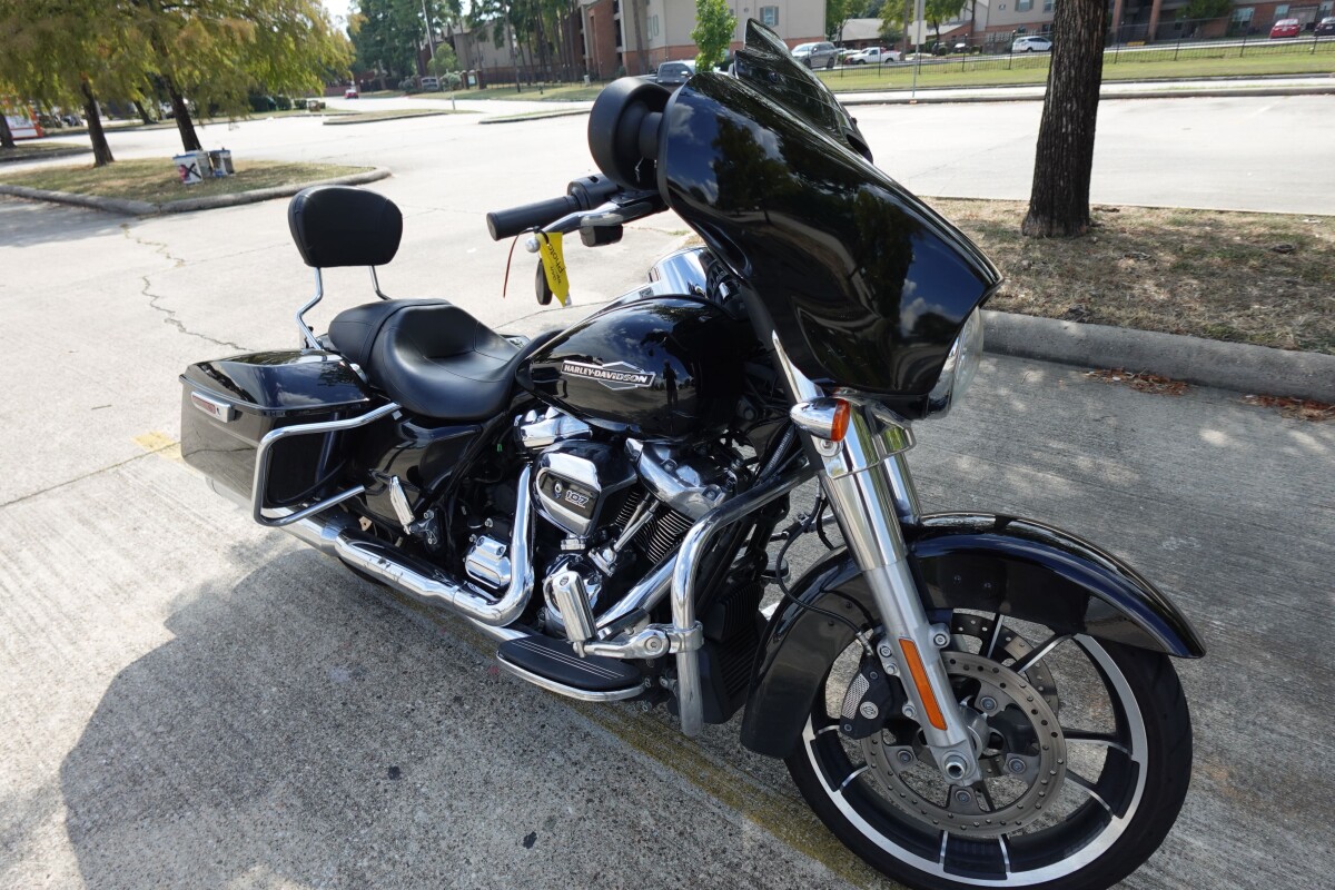 2021 Harley-Davidson Street Glide FLHX - Photo 2