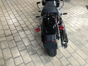 2024 Harley-Davidson® Softail® Standard Vivid Black thumb 0