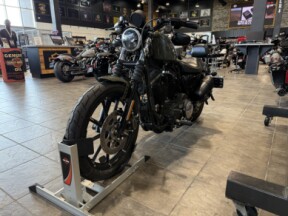 XL 883N 2021 Iron 883™ thumb 1