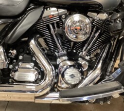 2013 Harley-Davidson® Ultra Classic® Electra Glide® Midnight Blue/Barracuda Silver thumb 0