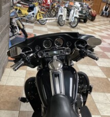2013 Harley-Davidson® Ultra Classic® Electra Glide® Midnight Blue/Barracuda Silver thumb 1