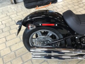 2024 Harley-Davidson® Softail® Standard Vivid Black thumb 1