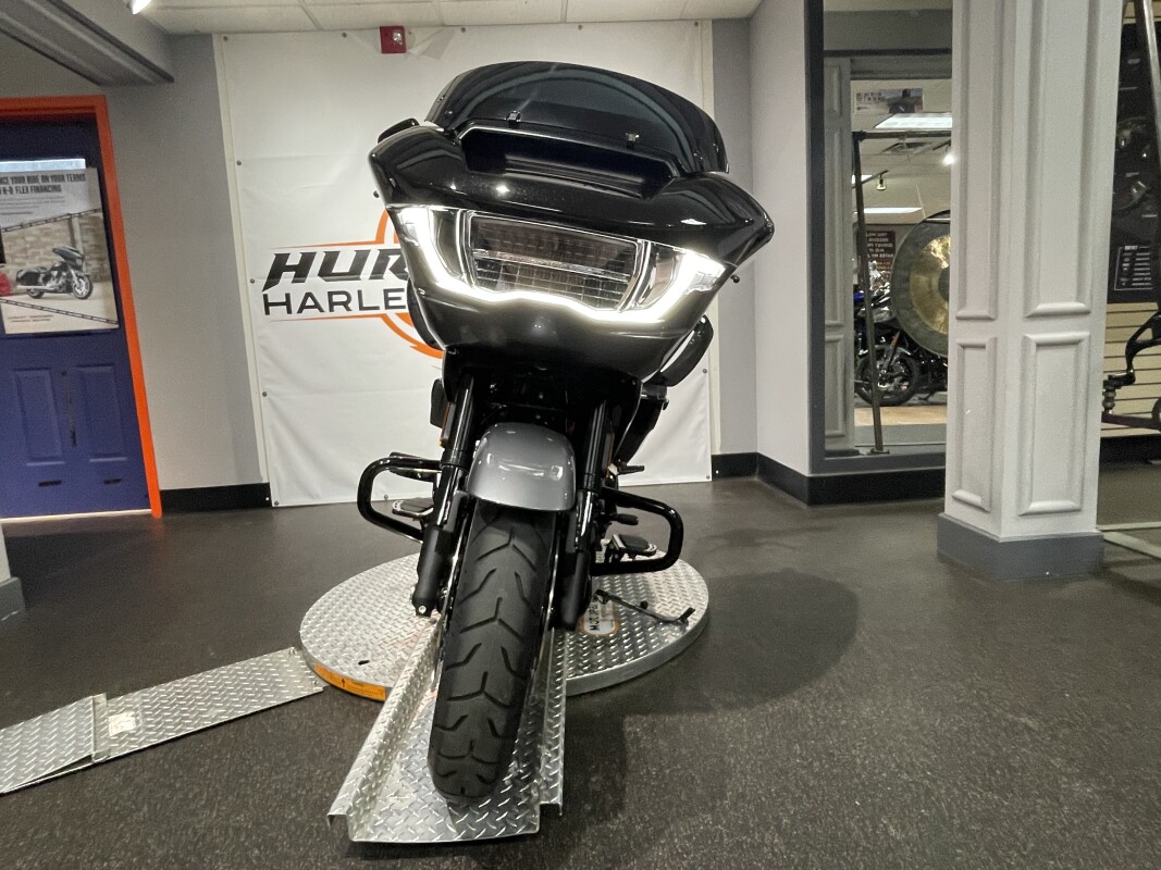 FLTRXSE 2025 CVO Road Glide - Photo 4