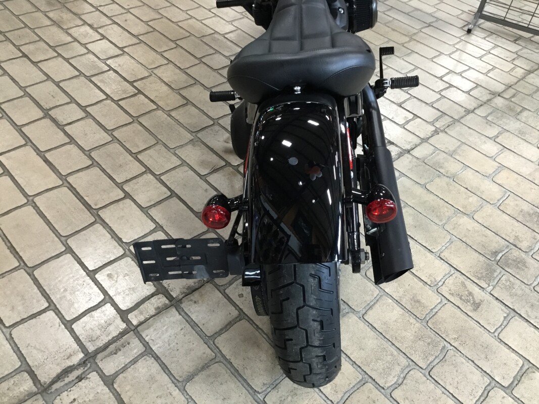 2019 Harley-Davidson Street Bob Vivid Black - Photo 6