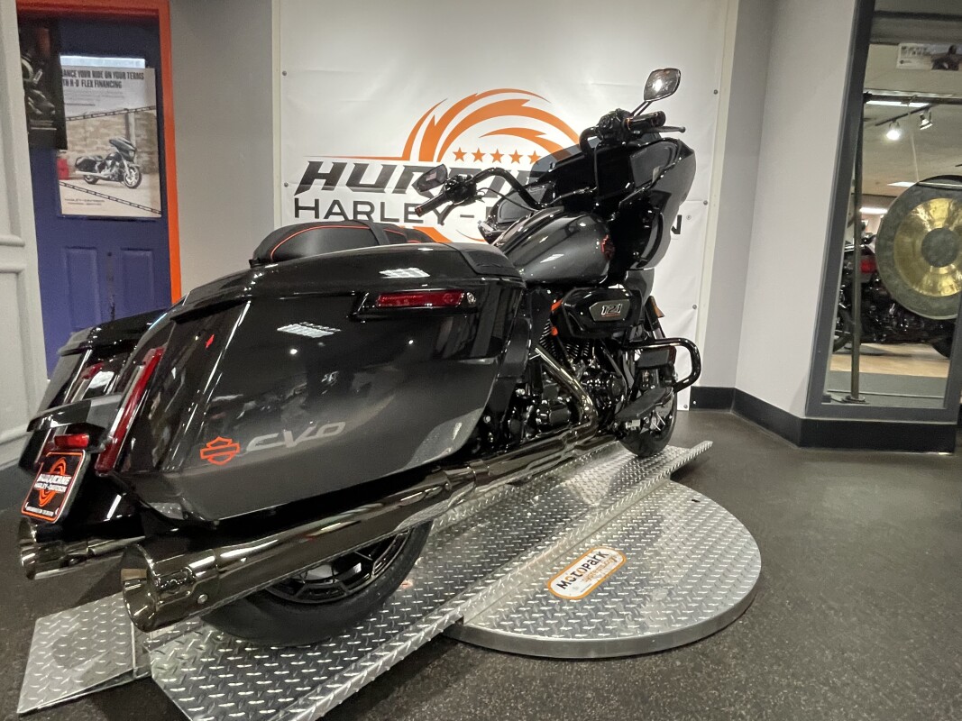 FLTRXSE 2025 CVO Road Glide - Photo 9