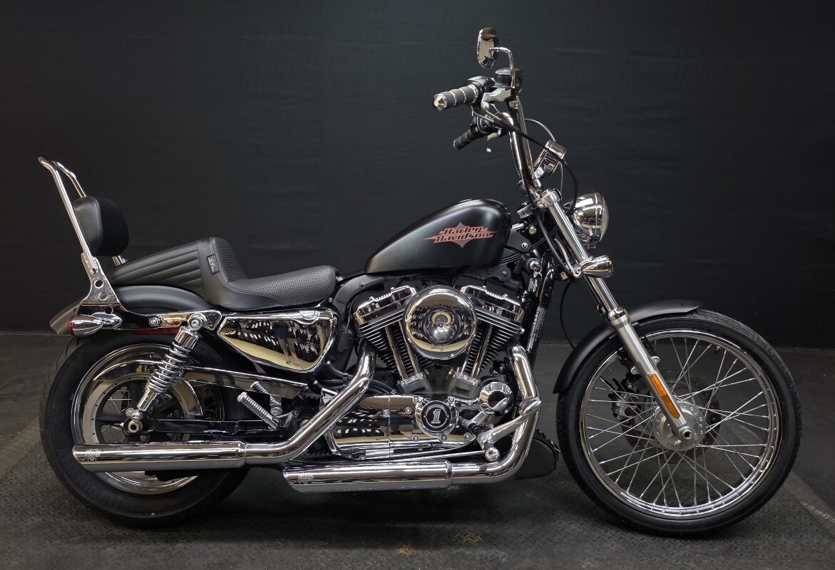 Harley-Davidson Seventy-Two 2012 XL 1200V BLACK