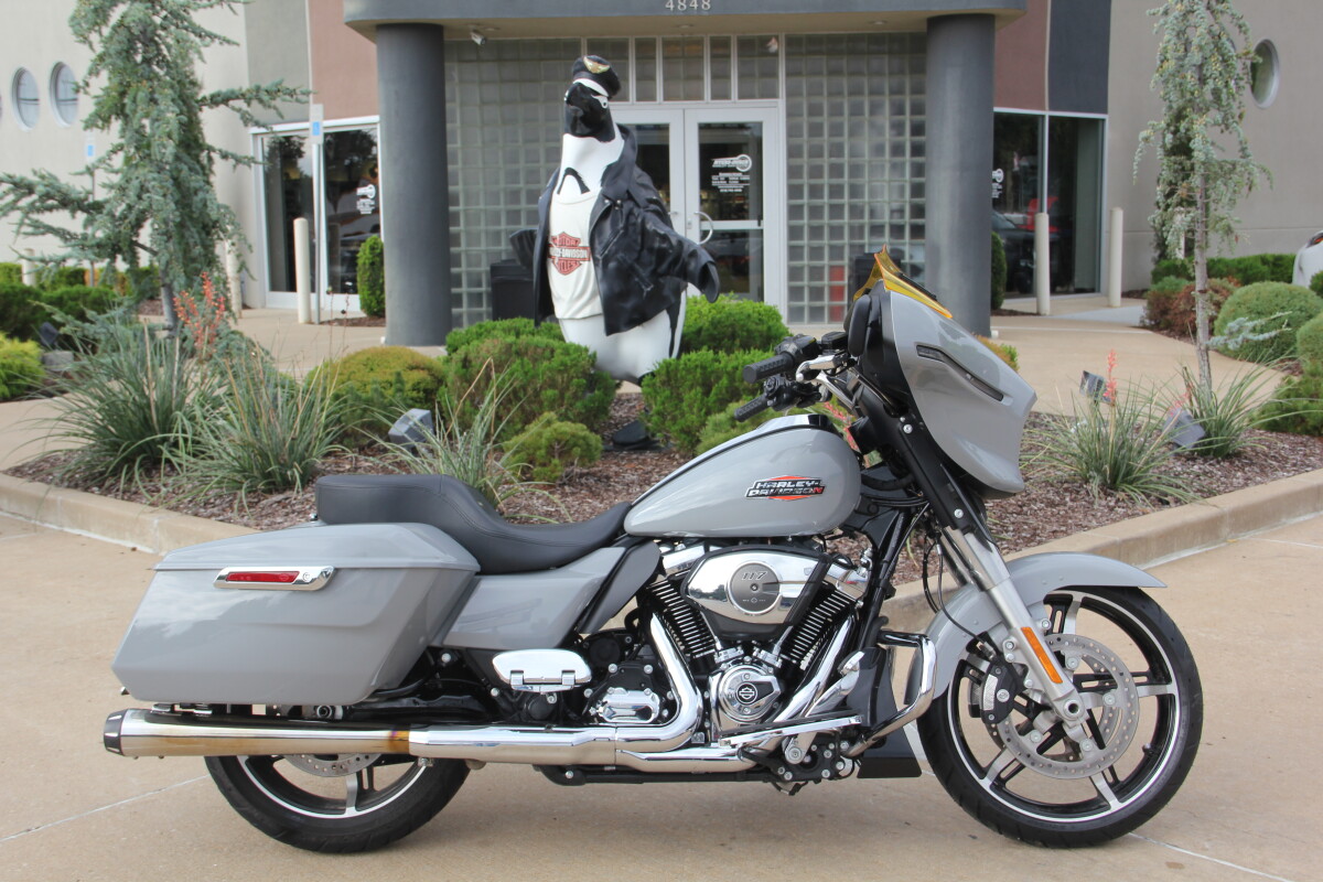 2024 Harley-Davidson Street Glide Billiard Gray - Photo 2