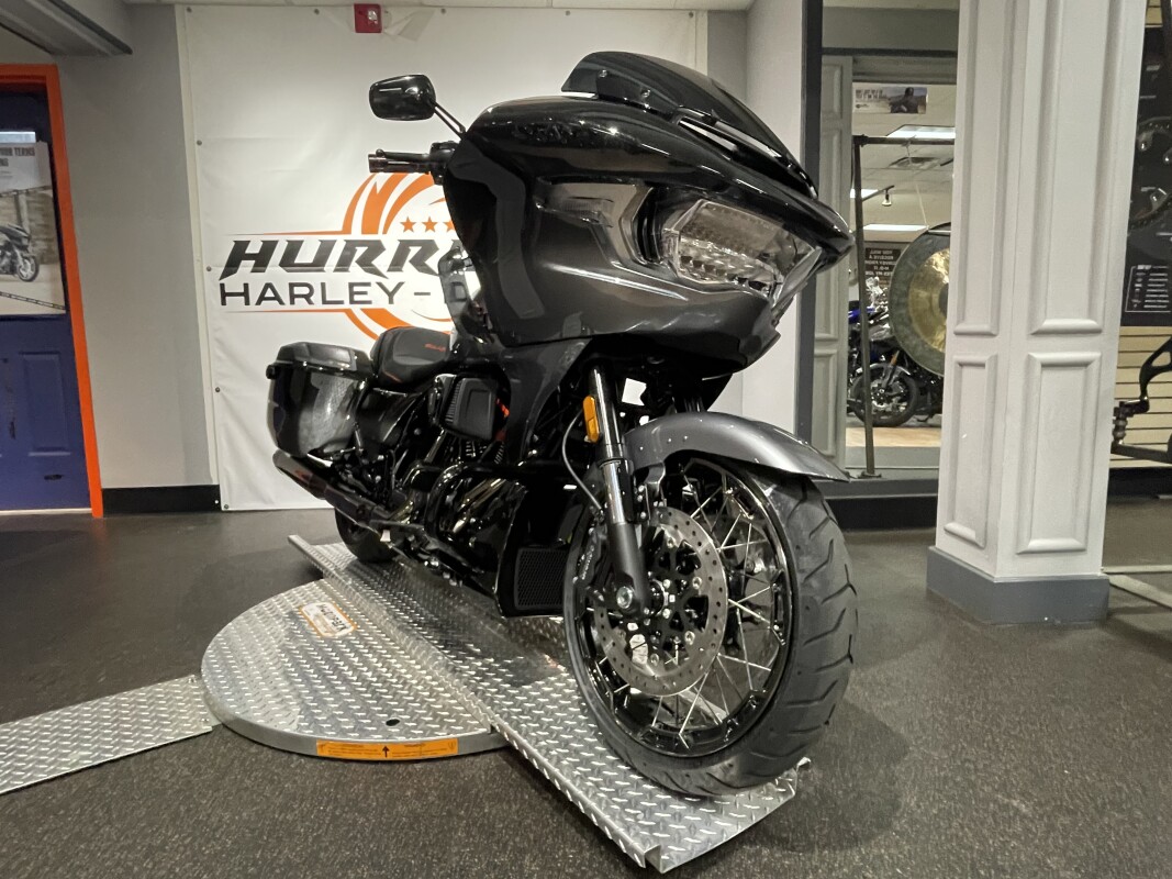 FLTRXSE 2025 CVO Road Glide - Photo 2