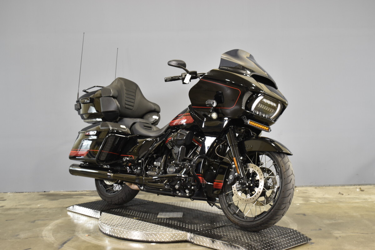 2021 Harley-Davidson CVO Road Glide FLTRXSE - Photo 2