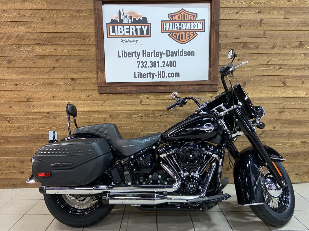 2019 Harley-Davidson Heritage Classic Vivid Black FLHC