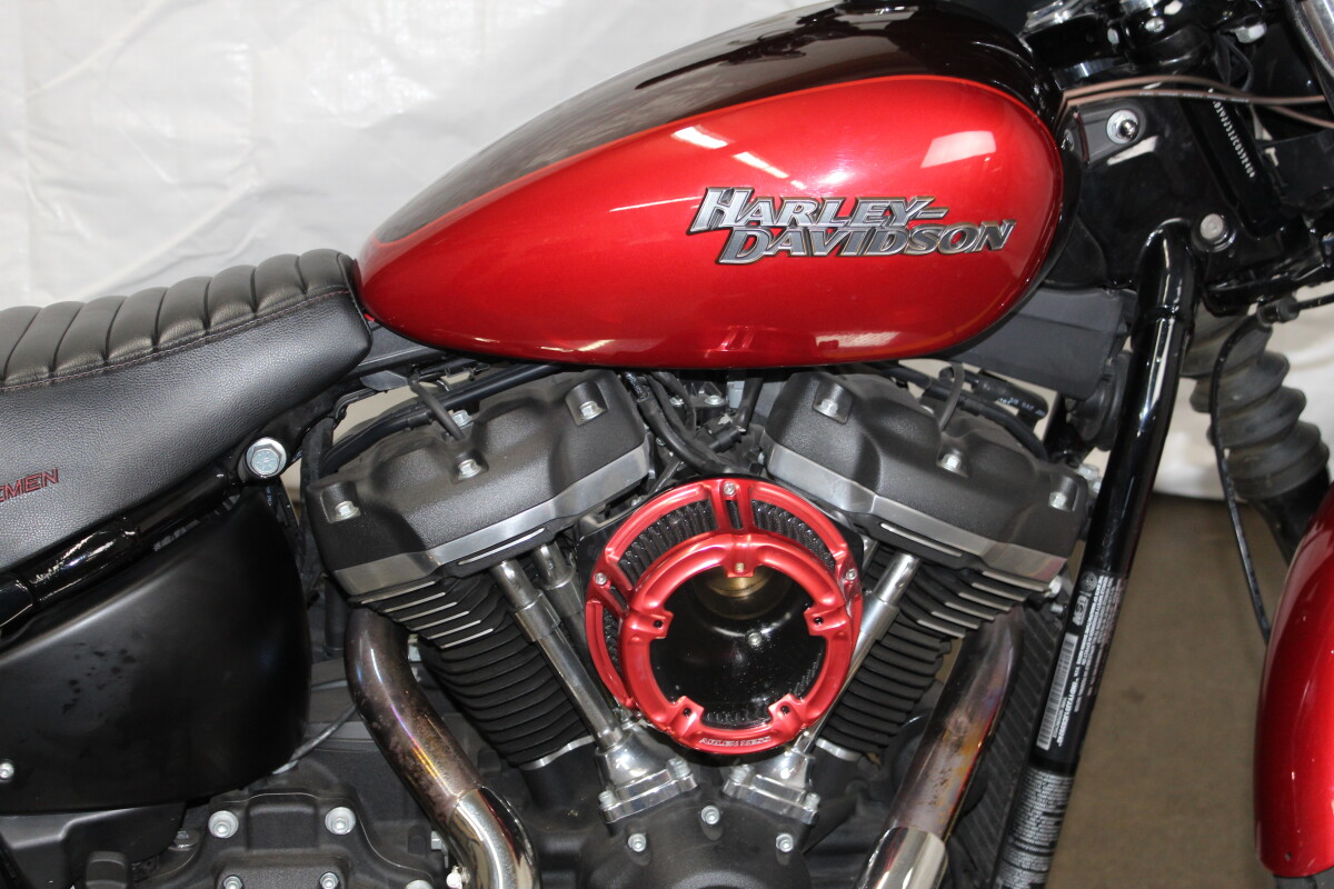 Harley-Davidson Street Bob 2018 FXBB 039240B WKDRED/TWTDCHRY W/PINSTRIPE - Photo 9