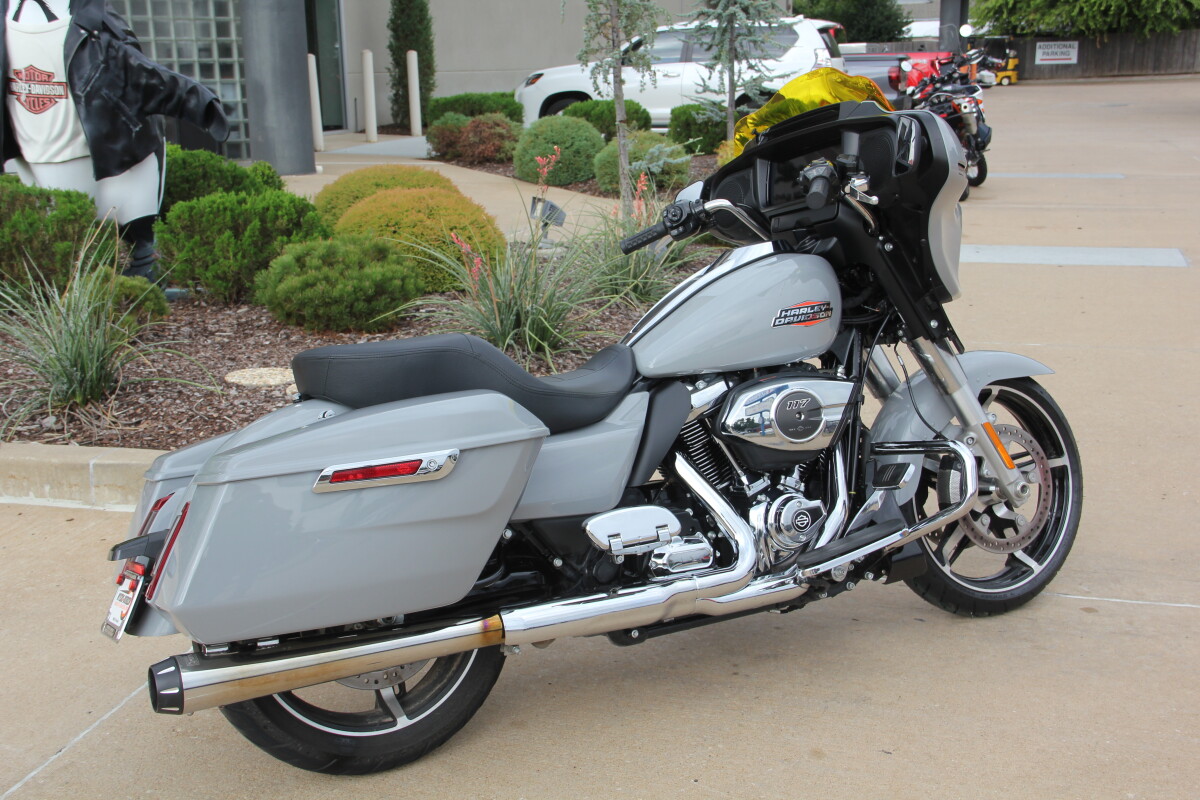 2024 Harley-Davidson Street Glide Billiard Gray - Photo 5