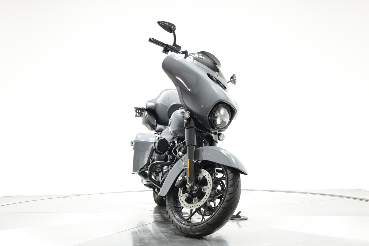 2022 Harley-Davidson FLHXS Street Glide Special in Gunship Gray with 24501 miles - Photo 6