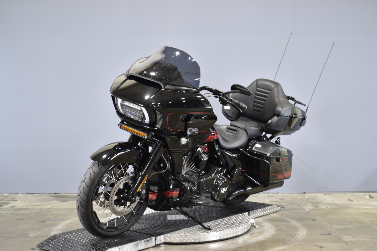 2021 Harley-Davidson CVO Road Glide FLTRXSE - Photo 4