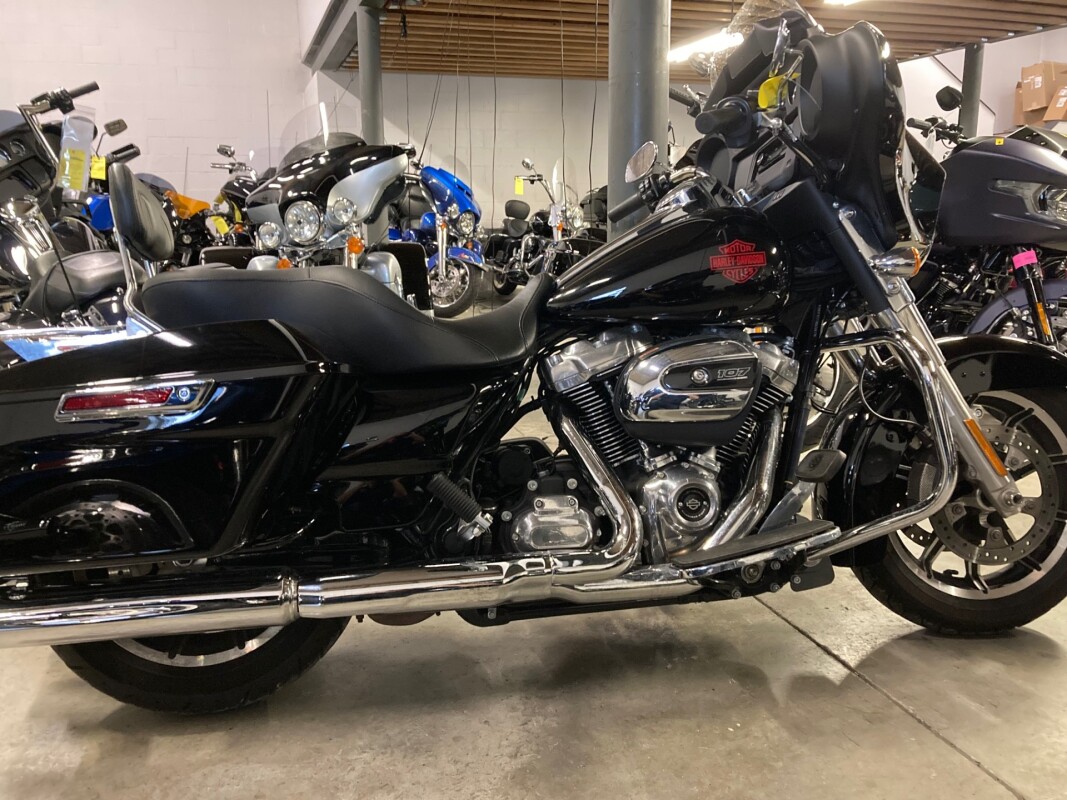 2022 Harley-Davidson Electra Glide Standard FLHT Vivid Black
