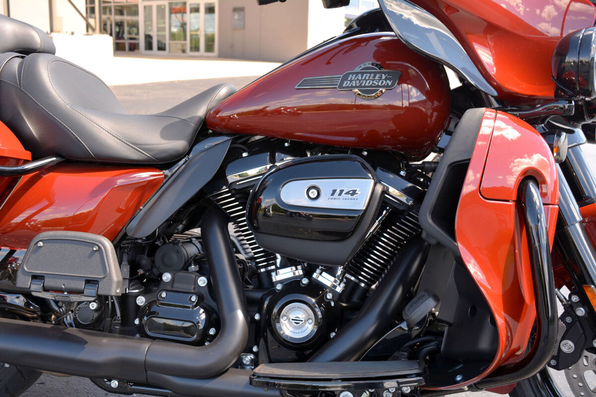 2024 Harley-Davidson Ultra Limited Red Rock / Vivid Black - Photo 10