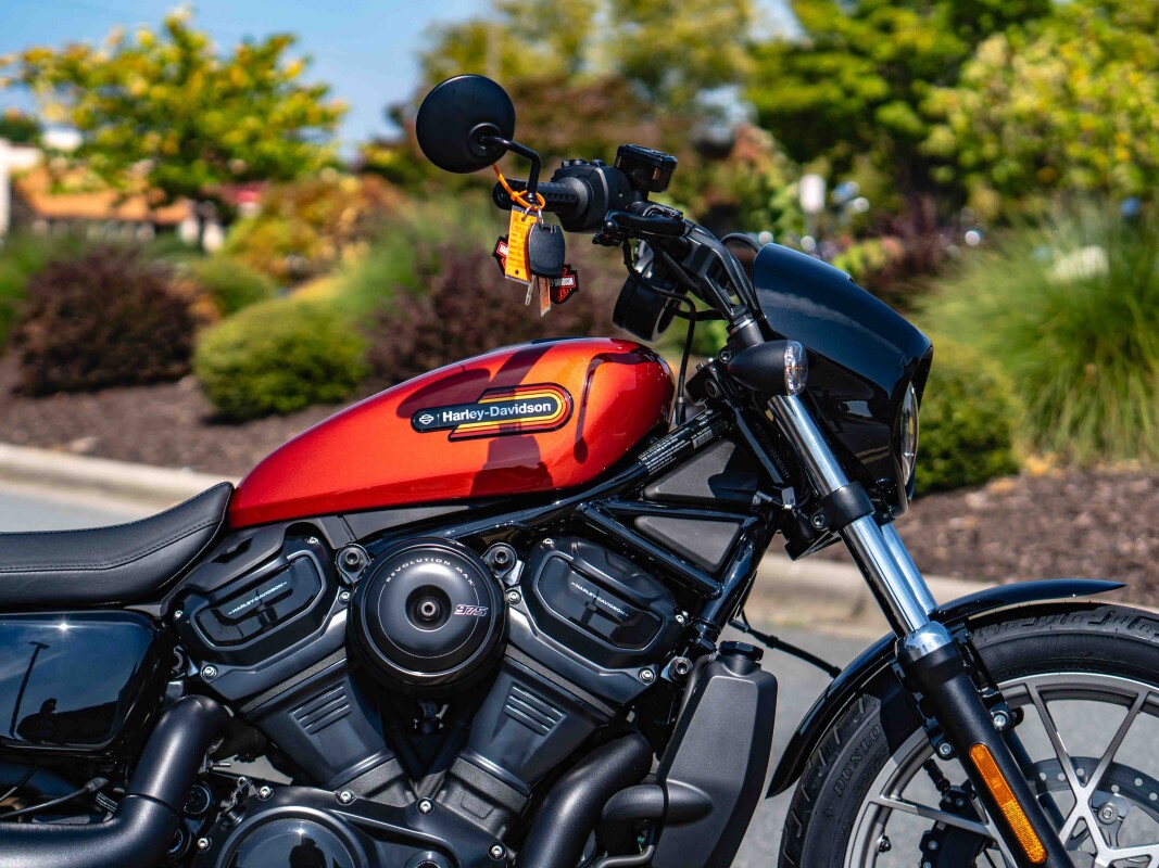 RH975S 2025 Nightster Special - Photo 9