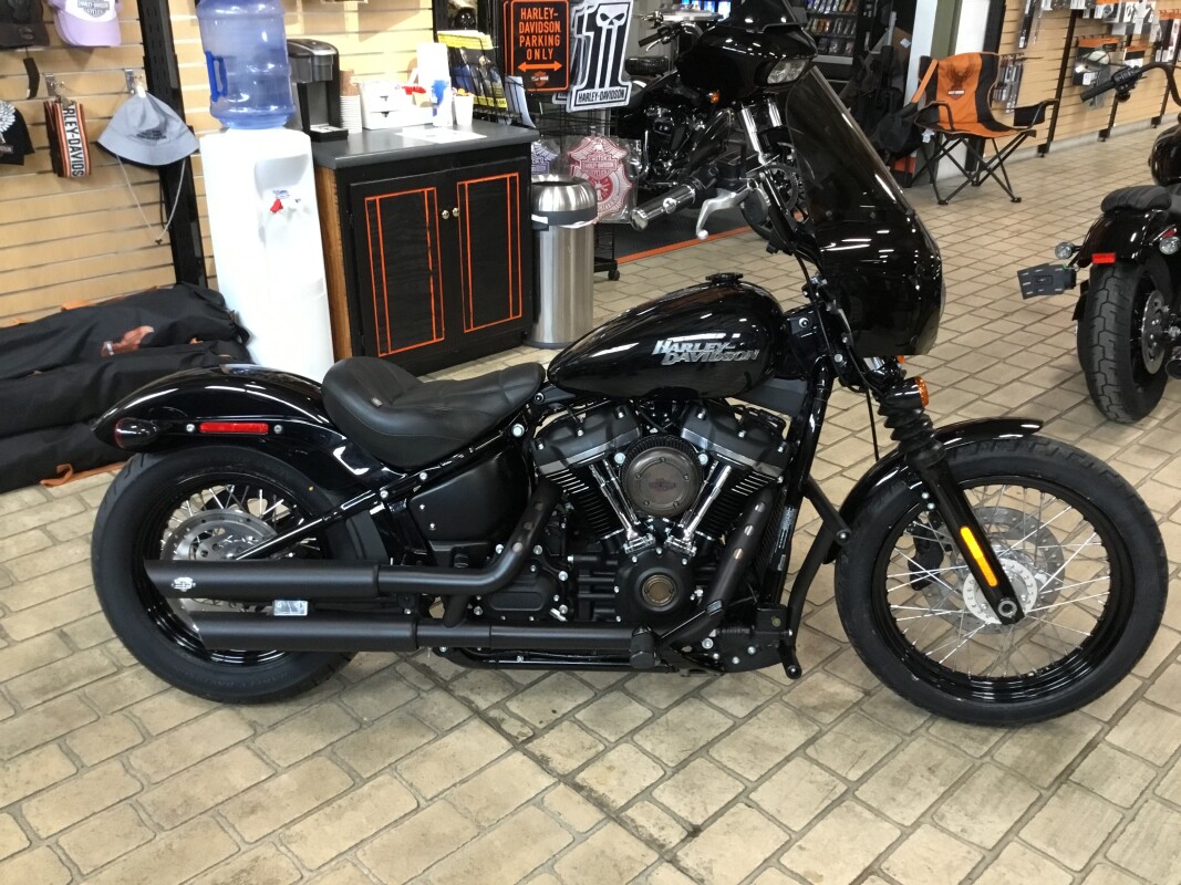 2019 Harley-Davidson Street Bob Vivid Black